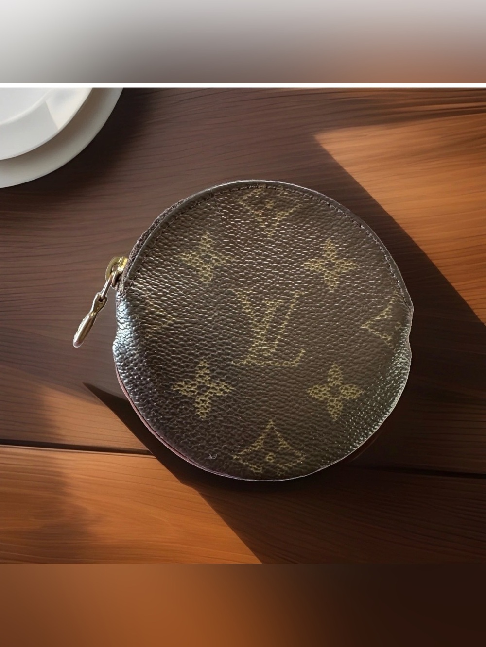 Louis Vuitton Round Coin Pocket Pouch in Monogram